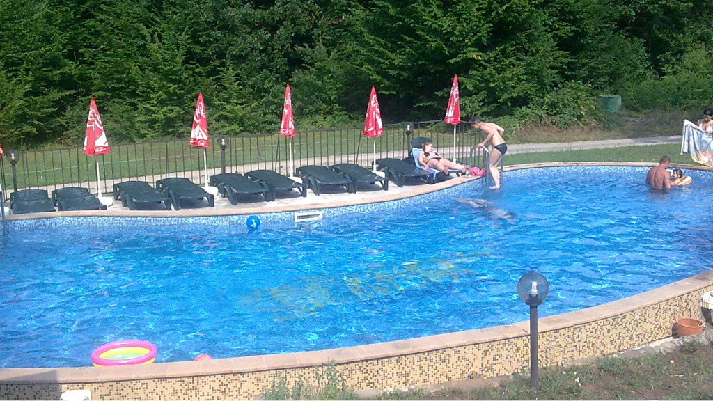 Das aktuelle Bild hat keinen Alternativtext. Der Dateiname ist: Freibad.png