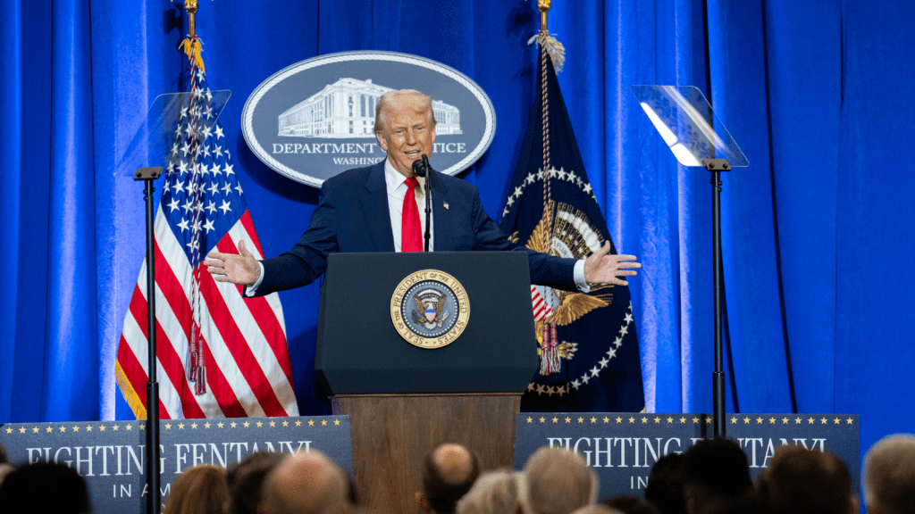 Das aktuelle Bild hat keinen Alternativtext. Der Dateiname ist: Trump-Department-of-Justice.png