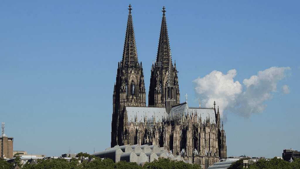 Das aktuelle Bild hat keinen Alternativtext. Der Dateiname ist: Koelner-Dom-1.png