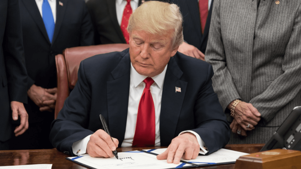 Das aktuelle Bild hat keinen Alternativtext. Der Dateiname ist: Trump-unterschreibt.png