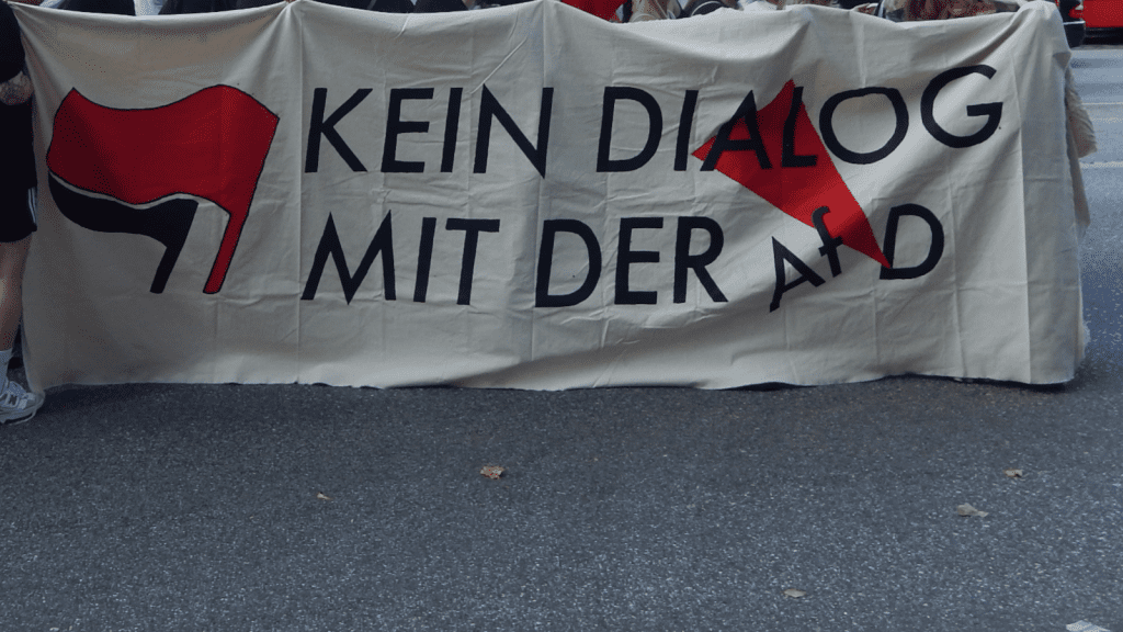 Das aktuelle Bild hat keinen Alternativtext. Der Dateiname ist: Kein-Dialog-mit-der-AfD.png