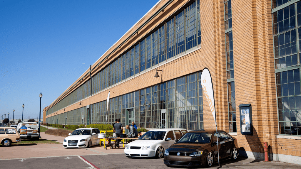 Das aktuelle Bild hat keinen Alternativtext. Der Dateiname ist: Ford-Werk.png