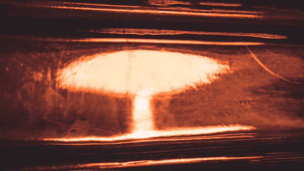 Das aktuelle Bild hat keinen Alternativtext. Der Dateiname ist: Atombombe.png