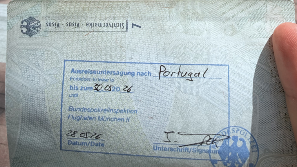 Das aktuelle Bild hat keinen Alternativtext. Der Dateiname ist: Auzsreiseverweigerung.png